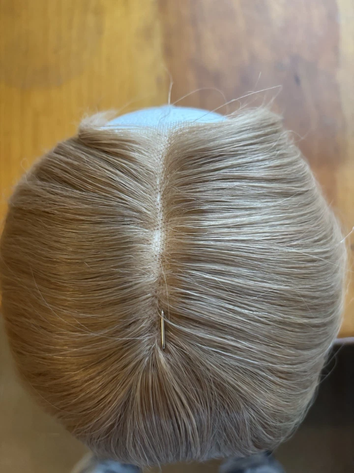 Peluca Bellami de encaje corte frontal y estilo rubio con reflejos 13x6x1 sintética Foto 4 de 4