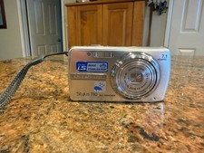 Olympus Stylus 760 Digital Camera 7.1MP All-Weather Zooms READ DESCRIPTION Parts