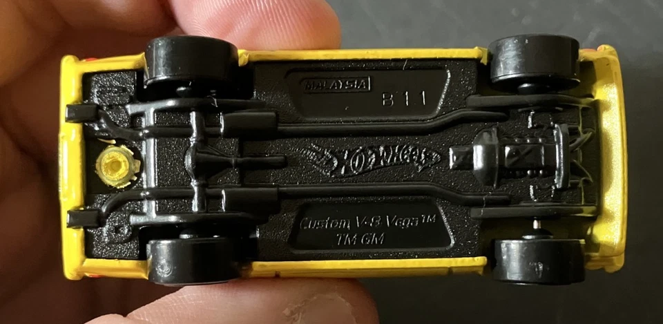 Yellow Custom Chevrolet V-8 Vega - Hot Wheels New Models 23/42 1:64 Diecast - NM - Image 3 of 4