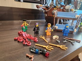 LEGO the LEGO Movie MetalBeard's Sea Cow Set W/ Bonus Minifigs And Accessories