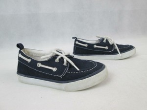 boys white boat shoes