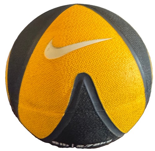 NIKE STRENGTH TRAINING BALL 6 LB BLACK AND YELLOW NIKE MEDICINE BALL 6LB 2.72KG