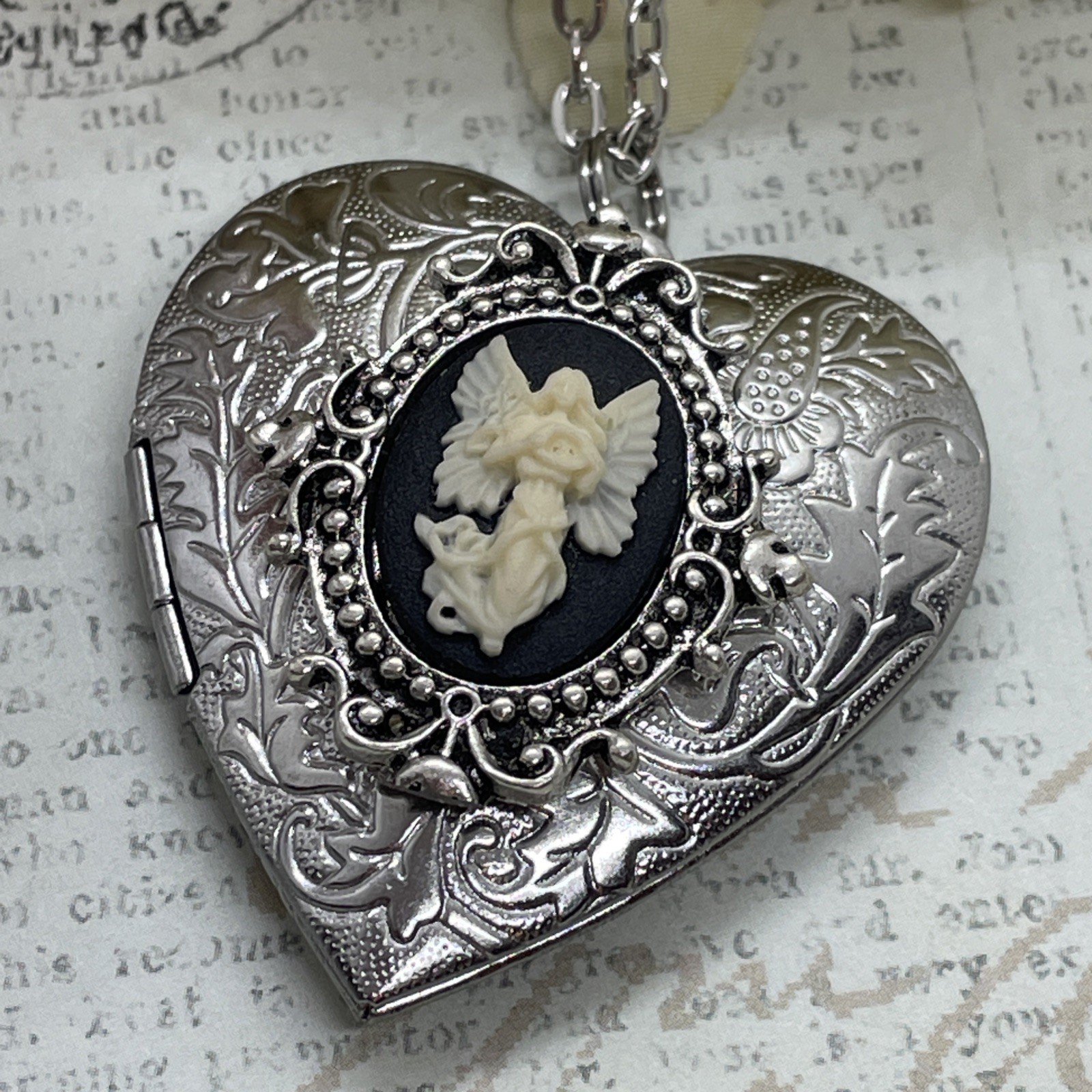 Heart Silver Locket Angel Cameo Mom  Love  Necklace Photo Bride bridal wedding