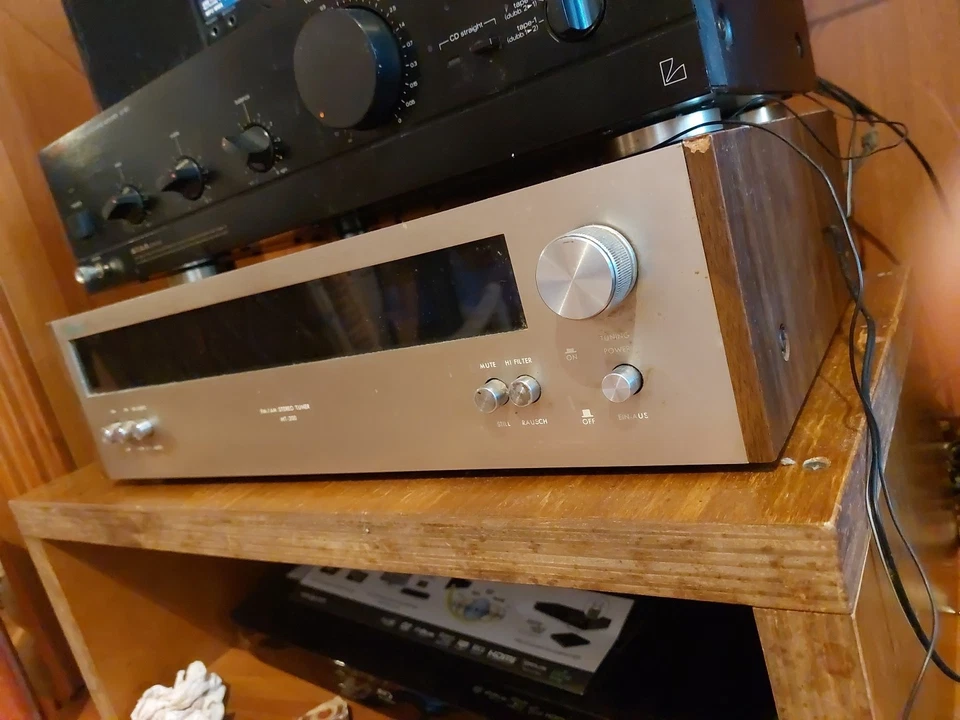 Marlux MT-200 Intergrated Stereo AM/FM Tuner Amplifier Vintage Woodgrain  - Immagine 4 di 4