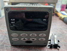   HONEYWELL UNIVERSAL DIGITAL CONTROLLER 1/4 ...