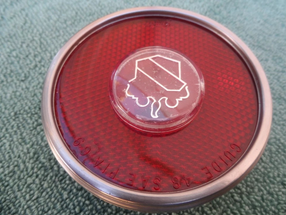 1969-70 BUICK ELECTRA 225  LIMITED REAR SIDE MARKER LAMP /LIGHT MINT ORIGINAL GM - Image 4 of 4