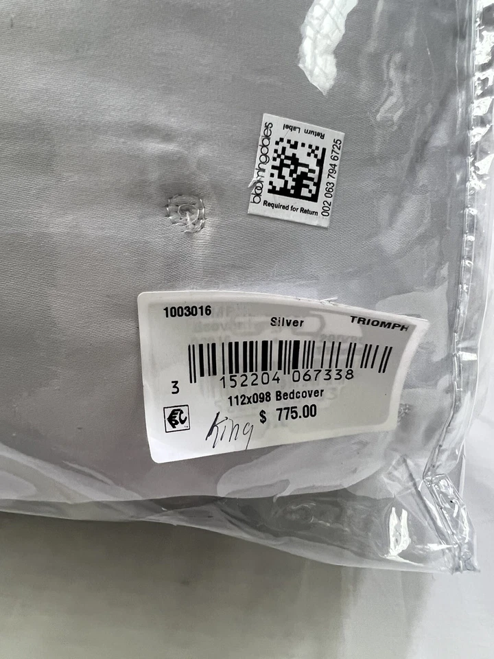 Yves Delorme Triomphe Quilted King Coverlet Silver New W/defects - Image 4 of 4