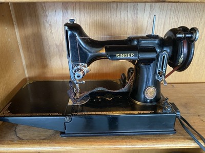 Antique Singer Sewing Machine 221 Featherweight In Working Condition