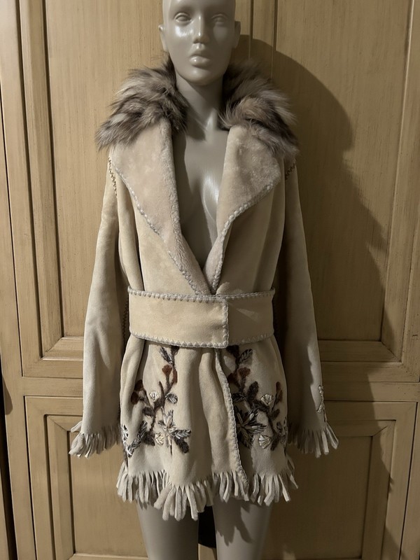Giuliana Teso Beige Suede Shearling Fringed Embroidered Silver Fox Collar 42