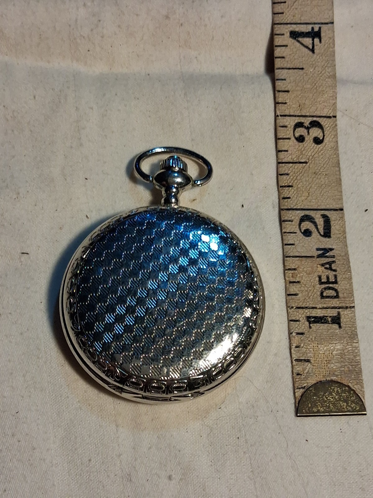 Chrome Silver Toned Engine Turned Pocket Watch Quartz Vintage Metal Retro Criss