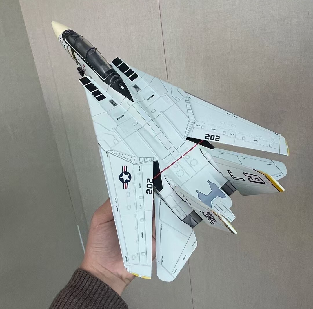 1/72 US F-14A Tomcat VF-84 Jolly Rogers Fighter Plastic Painted