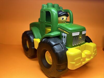 Mega Bloks John Deere Transforming Tractor Or Dump Truck Farmer Figure NO DUMP
