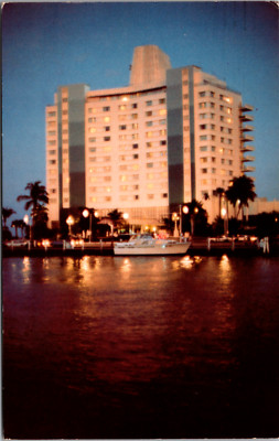 Eden Roc Hotel Cabana And Yacht Club Miami Beach Florida Vintage Postcard