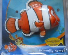 Disney Swimways Finding Nemo SWIMMING Clown Fish Pool Bath Tub Water Toy