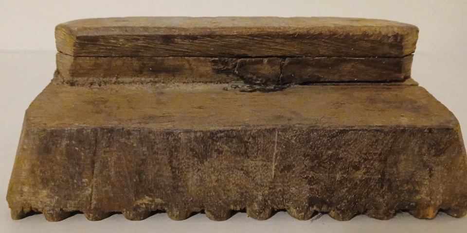 Antique Wood Carved Textile Printing Block Border Design - Image 2 of 4