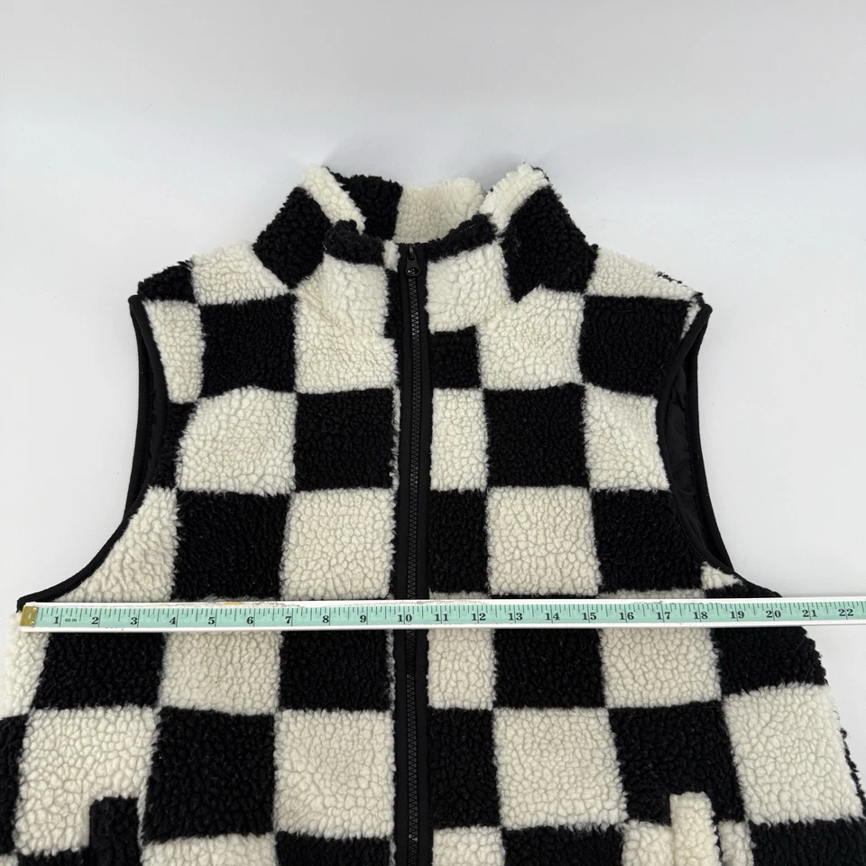 Double Zero Checkered Vest Womens Medium Black Cream Sherpa Cozy - Image 3 of 4