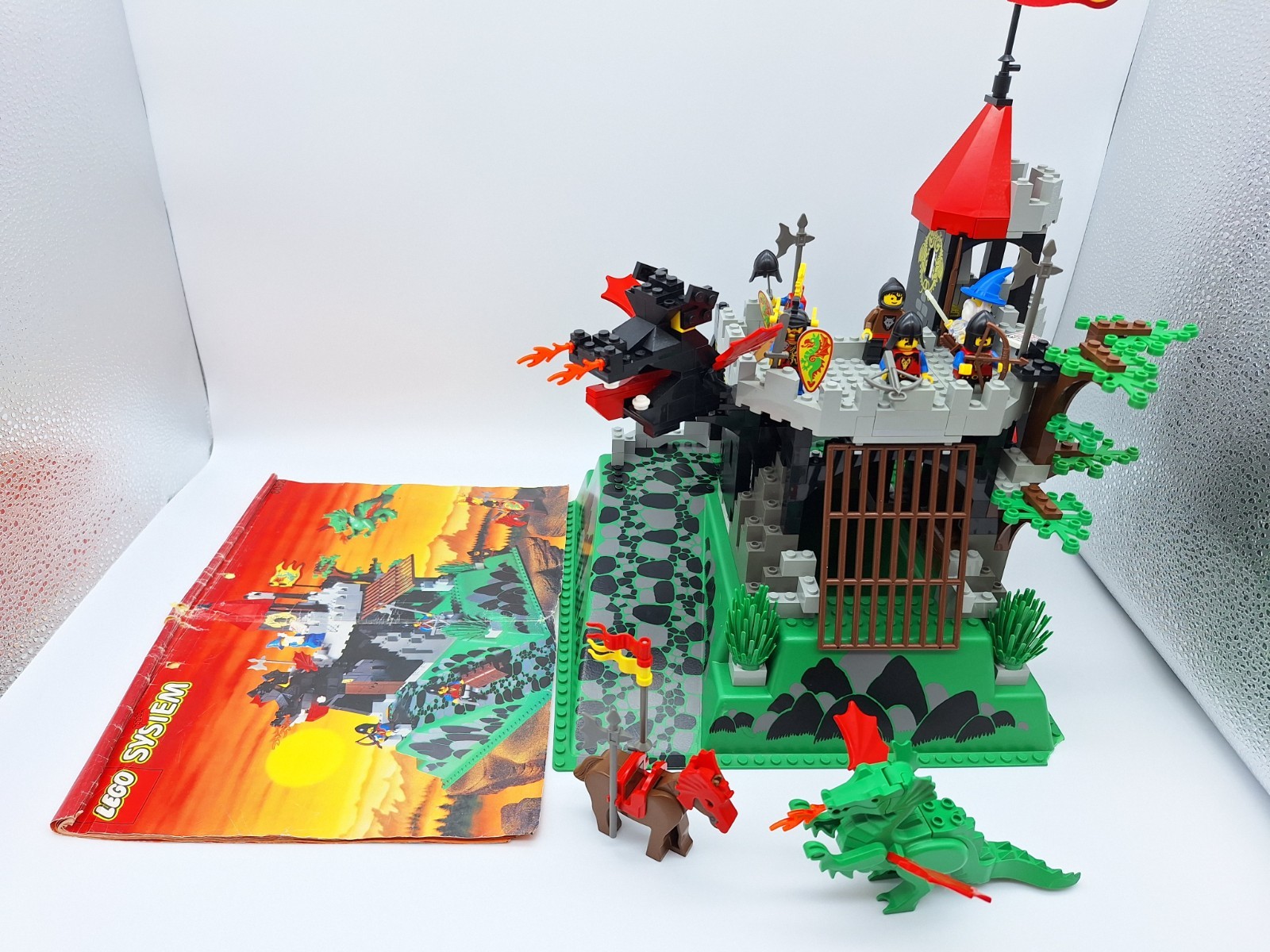 Lego: System / Castle 6082 Drachenburg / Fire Breathing Fotress