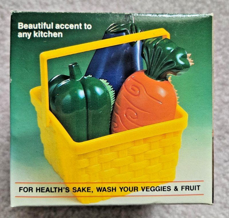 Veggie Scrub Brush 4-Piece Set in Yellow Basket Adorable Healthy New NIB Rare!!!