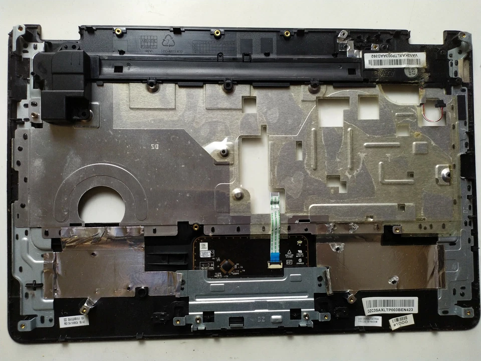 Compaq CQ56 Palmrest with Touchpad 3SAXLTATP00 3SAXLTP00 - Image 2 of 2