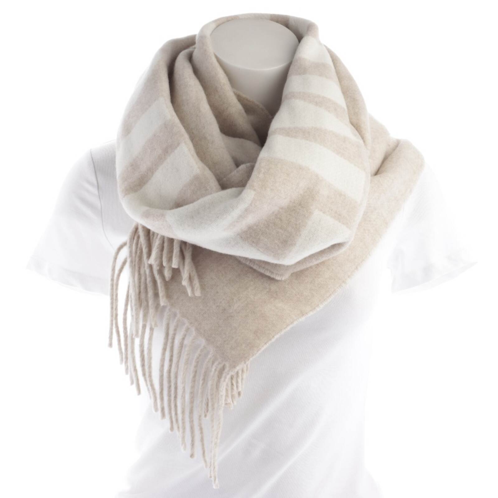 Шаль Жакмуса Вайсса 47890₽