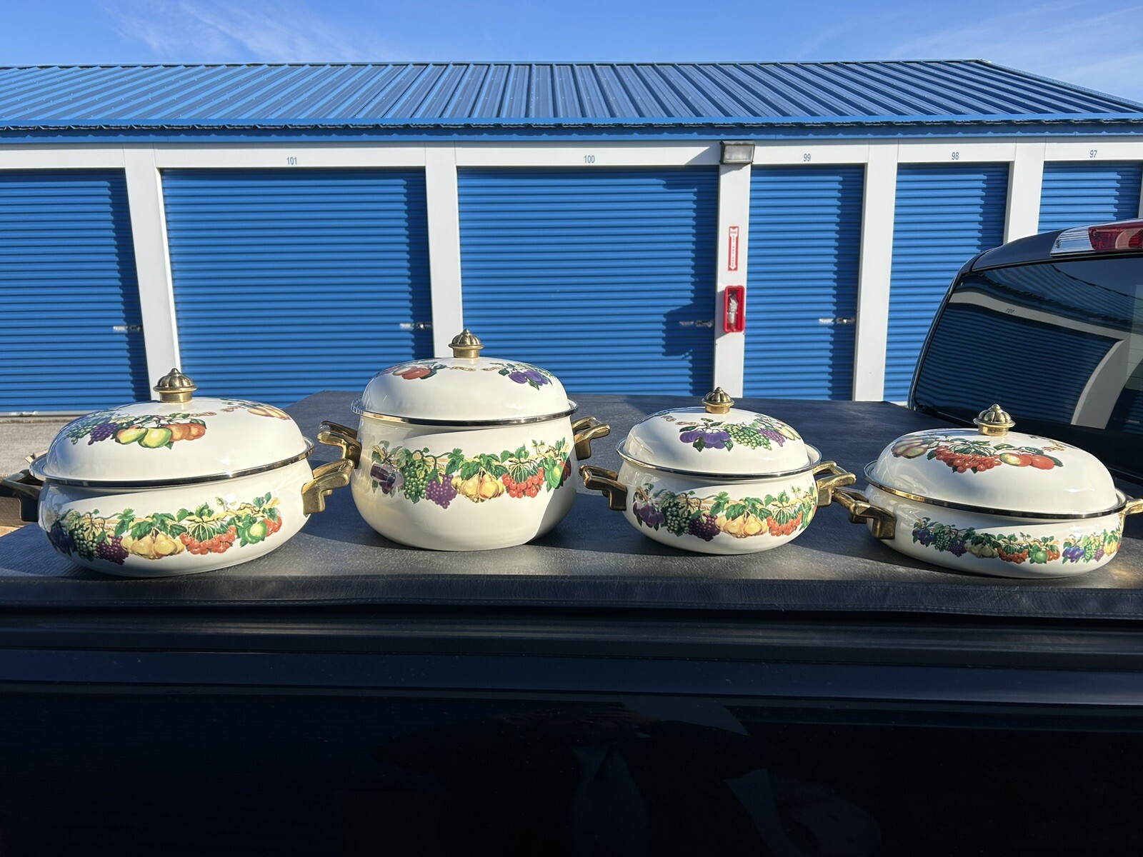 8 Pc Tabletops Unlimited Kensington Garden Brass & Enamel Cookware New in Box