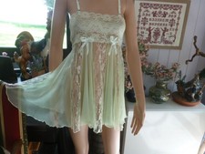 Chemise De Nuit Vintage Dentelle – Taille 40, Longue, Crème Rosé, Bon état