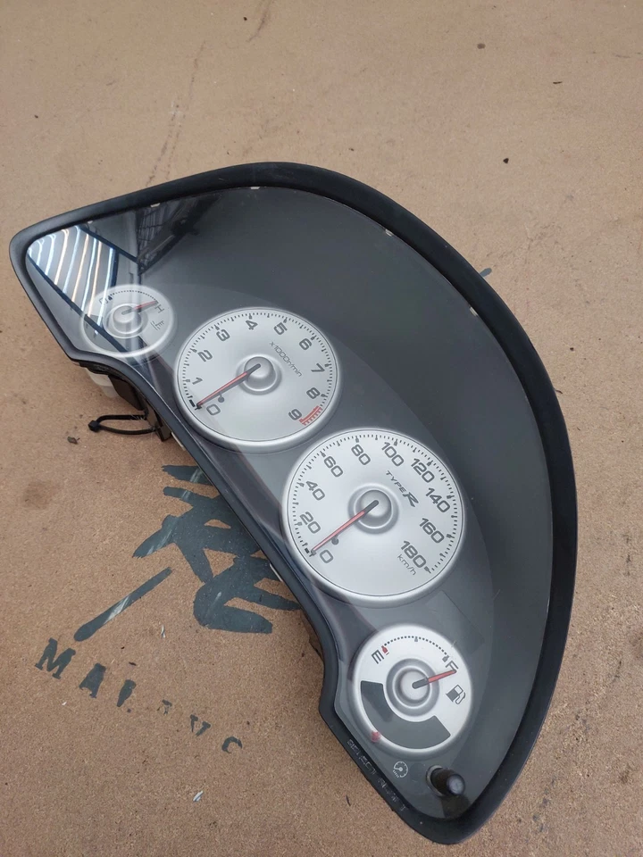 JDM Honda Integra Type R DC5 02-04 Gauge Cluster Instrument Prefacelift - Image 4 of 4