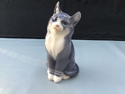 ROYAL COPENHAGEN SITZENDE KATZE MODELL 1803 