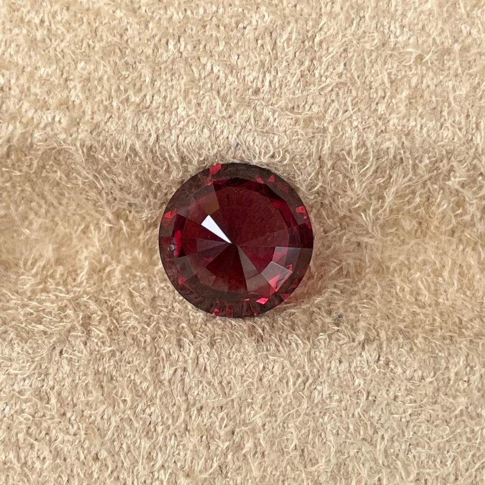 Natural Red Garnet 2.87 Cts Round Cut Loose Gemstone - Image 4 of 4