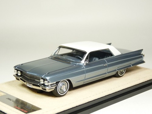 Stamp Models 1/43 Cadillac Coupé De Ville 1962 – Bleu Newport – Résine – STM62601