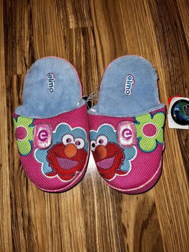Sesame Street Pink Elmo Slip on Slippers Ladies Small 5-6 NEW