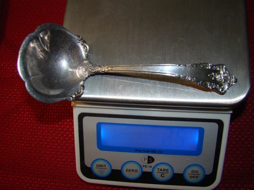 LUNT STERLING SILVER RONDELAY GRAVY LADLE NO MONOGRAM