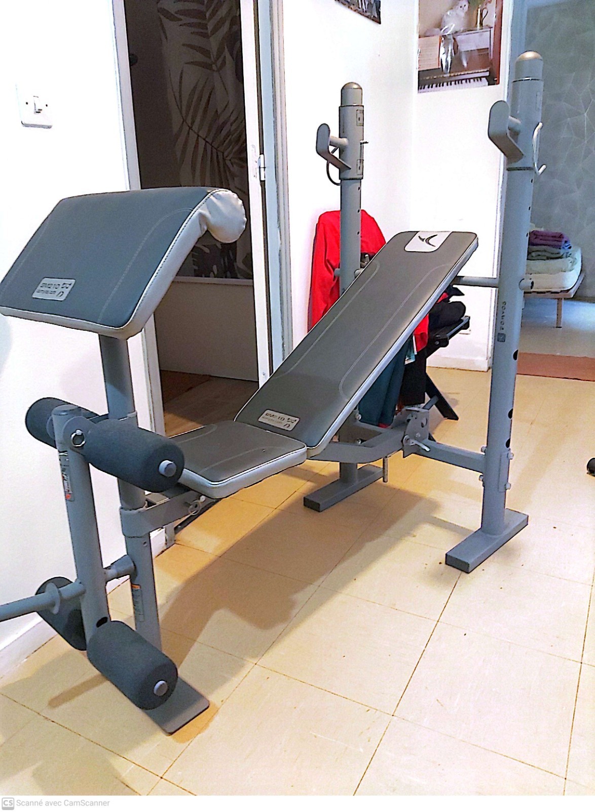 Banc de musculation Domyos BM201 avec son kit d'haltères de 50Kg pour entrainement complet