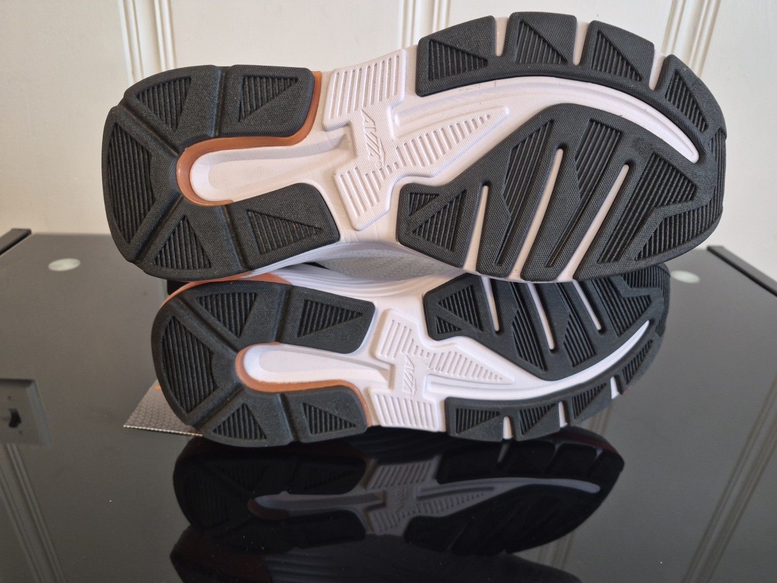 NEW Men's AVIA  Daily Sports Shoes Size 9.5 White/ORANGE image 8