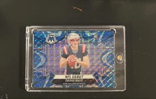 New Listing2024 Panini Mosaic - NFL Debut Drake Maye #273 Reactive Blue Mosaic Prizm (RC)
