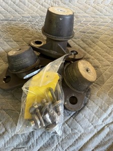 2006 Seadoo Engine Mount Set 