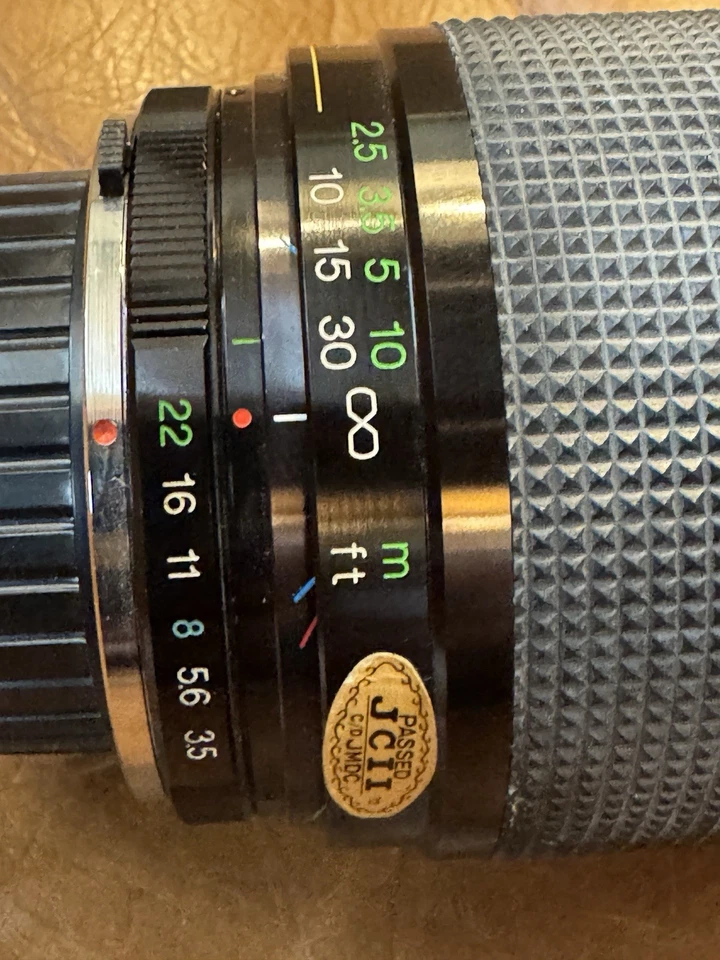 Spiratone Plura-Coat 28–200mm f/3.5–5.3 Macro Zoom Lens for Olympus OM Mount - Image 3 of 4