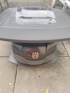 Mähroboter Husqvarna Automower 105 &Garage+Ladestation