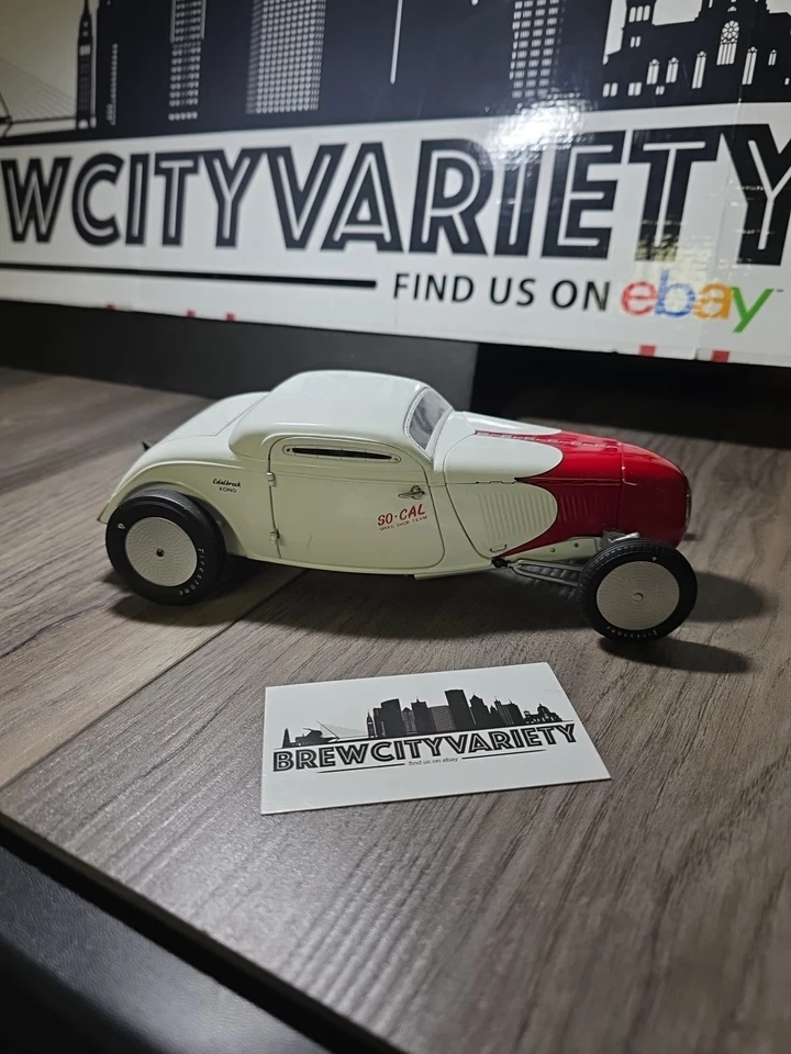 *14104 - SO CAL SPEED SHOP CUPÉ BONNEVILLE SALT FLAT RACER - Modelo 1:18 por GMP Foto 3 de 4