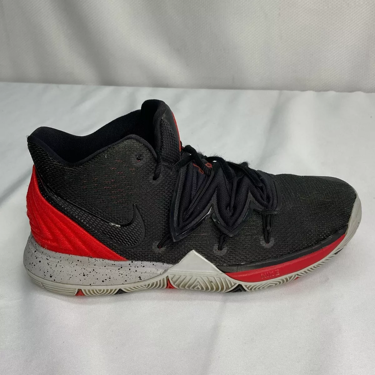 Kyrie 5 shoes red and on sale black
