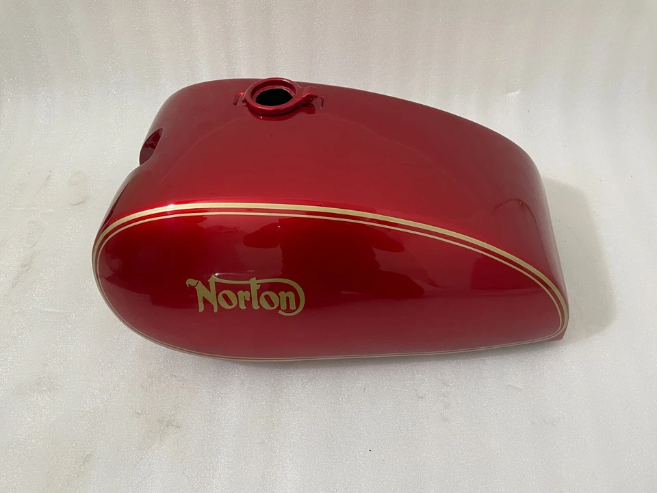 Norton Commando Interstate 850 Cherry Painted Steel Petrol Tank + Side Panels - Image 4 of 4
