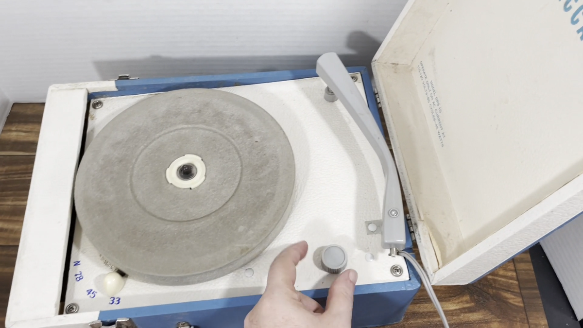 Vintage Blue DECCA Portable Record Player DPS-10 Powers on no
