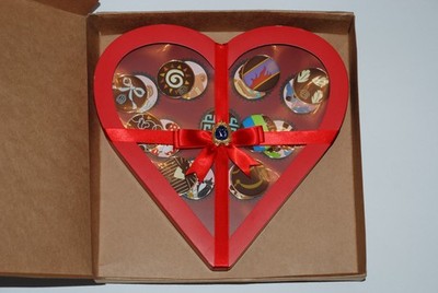 DISNEY RARE Club 33 Valentine s Day Chocolate Box Full 10 Pin Set LE300 Sealed