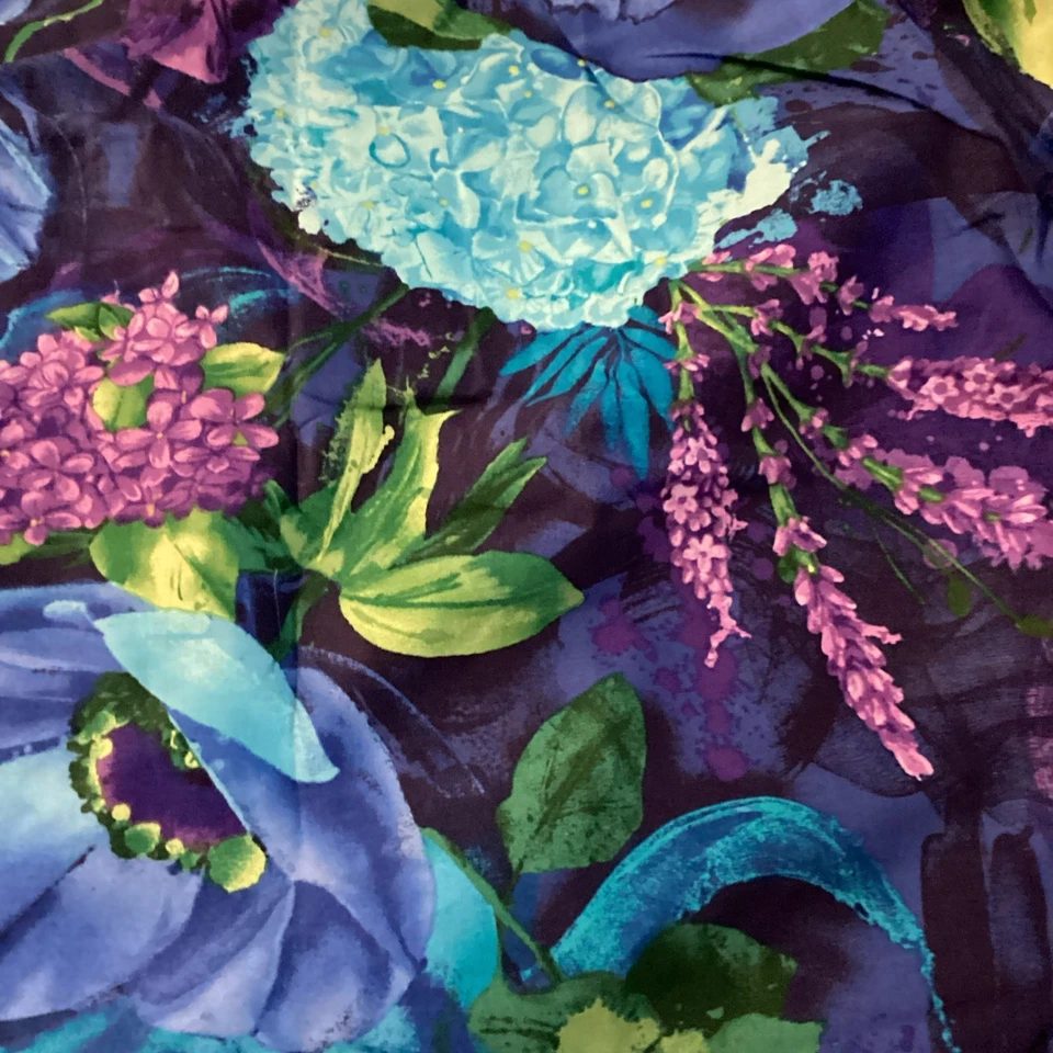 Tela, morados y azules, flores grandes, 5 yardas 27 pulgadas por 21 pulgadas Foto 2 de 4