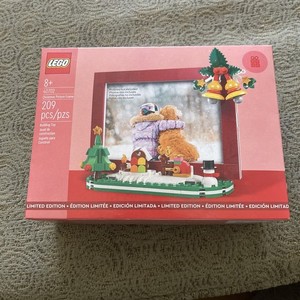 Lego 40702 Limited  Edition Christmas  Picture Frame 209 pcs Retired, New Sealed