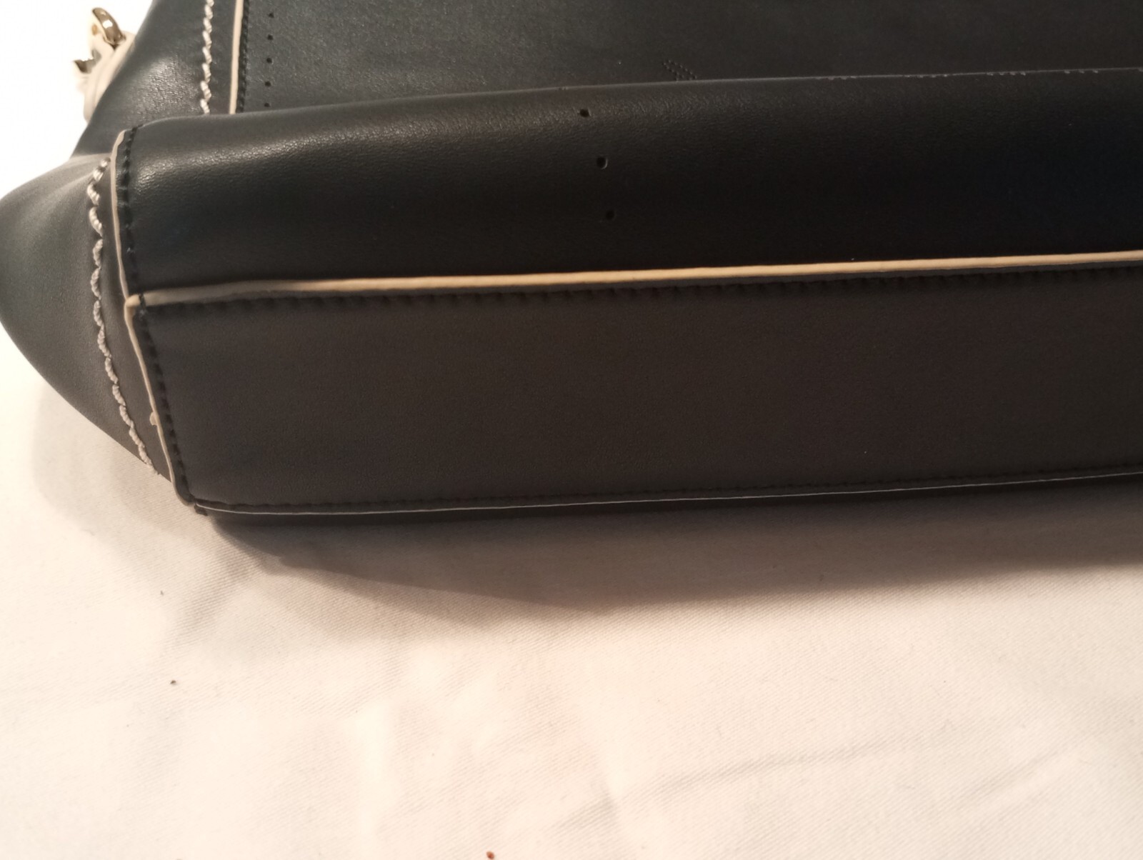 Picture 19 of 24