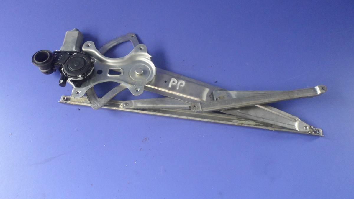 Lecteur Lève-vitre Avant Droit Toyota Corolla Verso 2001-2004 - Référence 85710-13030