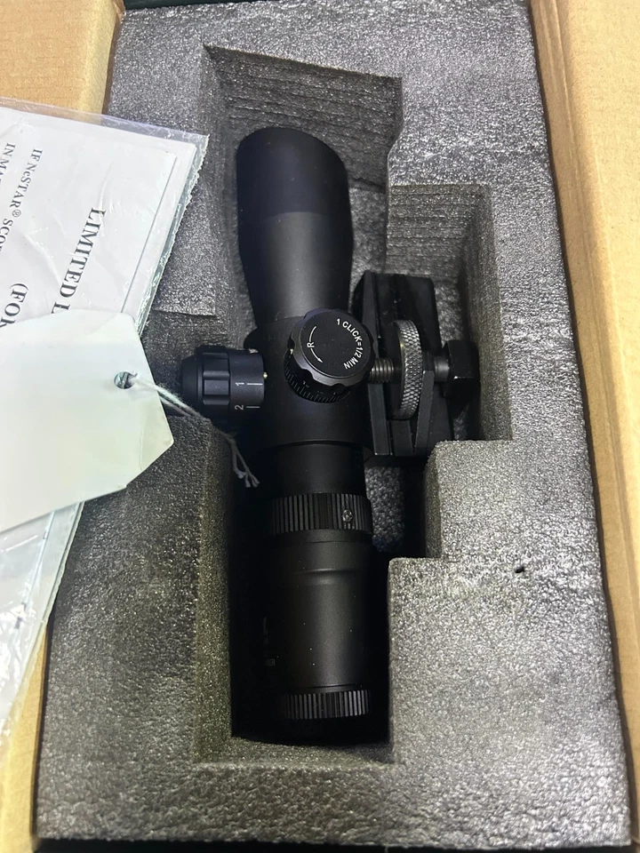 Mira telescópica táctica NcStar Mark III/buscador de alcance 2-7x32 iluminado rojo/verde nuevo Foto 2 de 2