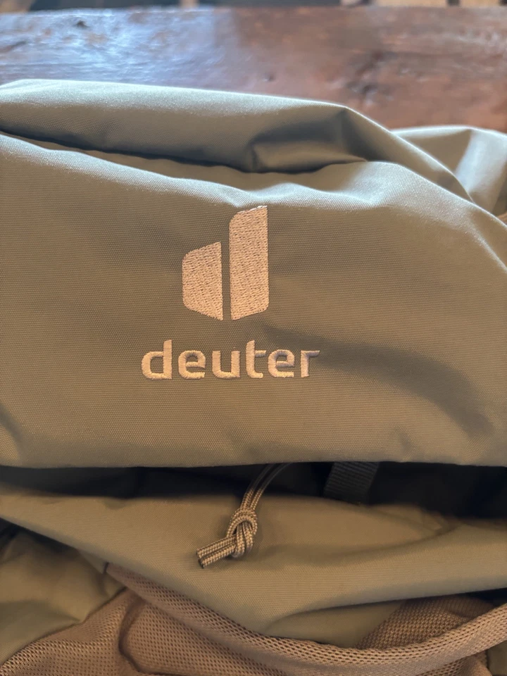 Deuter Aircontact Core Backpack Women's 45+10L SL Sternum Strap Hiking APP2596 - Image 4 of 4