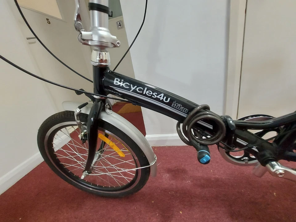 Milan Explorer Folding Bicycle. Black 20 Wheels Excellent Condition - Image 3 of 4
